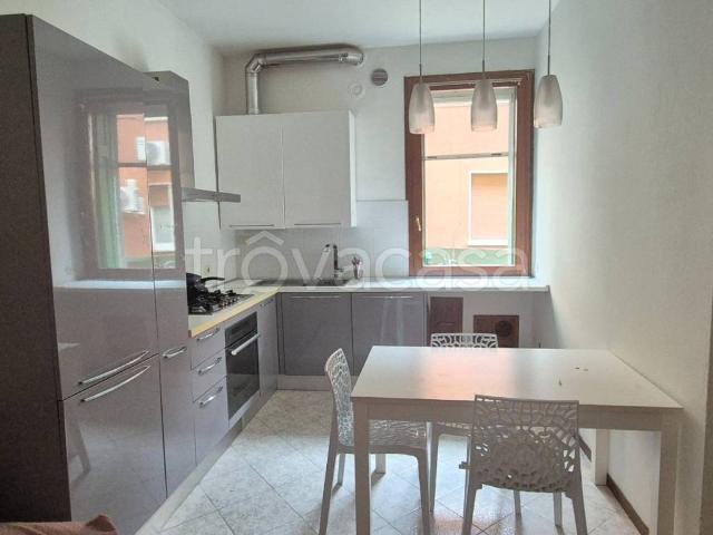 Appartamento in affitto a Verona via Alessandro Turchi, arredato, cantina, cucina abitabile TrovaCasa