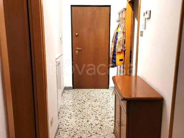 Appartamento in affitto a Verona via Giovanni Cotta, 2, arredato, giardino privato, aria condizionata TrovaCasa