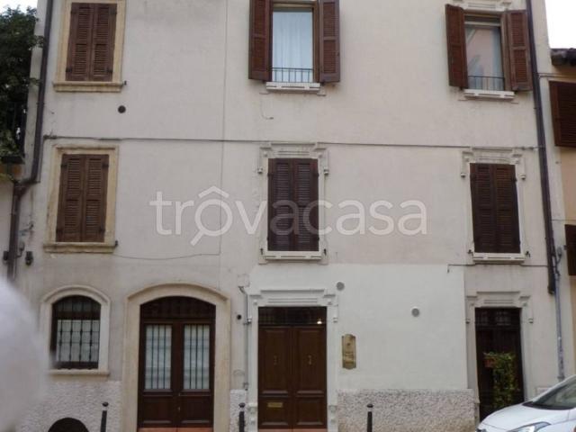 Appartamento in affitto a Verona via Enrico De Nicolis, arredato, ultimo piano, centrale TrovaCasa