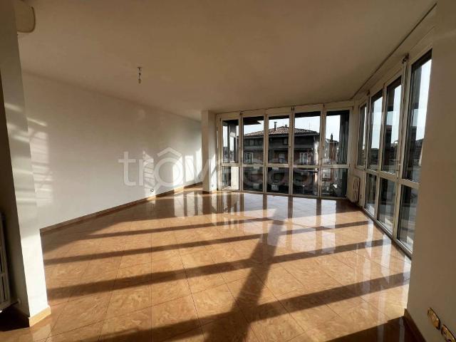 Appartamento in affitto a Verona via Mameli 20, non arredato/vuoto, posto auto, terrazzo TrovaCasa