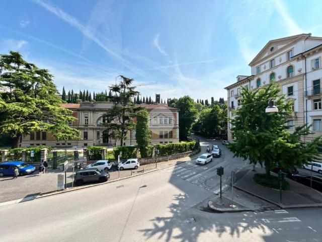 Appartamento in affitto a Verona via Muro Padri, 2, riscaldamento autonomo, parzialmente arredato, senza ascensore TrovaCasa