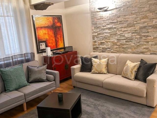 Appartamento in affitto a Verona via Sottoriva, arredato, immobile di prestigio, travi a vista TrovaCasa