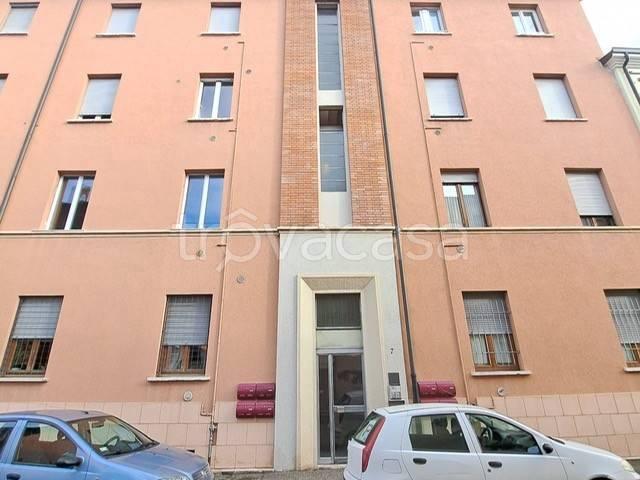 Appartamento in affitto a Verona via Pietro Cossali, arredato, riscaldamento autonomo, ristrutturato TrovaCasa