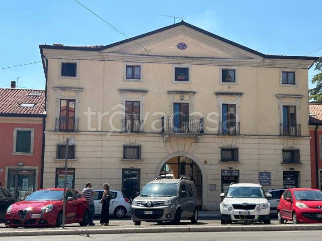 Appartamento in affitto a Verona via Unità d'Italia, arredato, box, travi a vista TrovaCasa