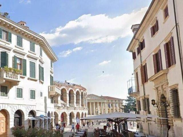 Appartamento in affitto a Verona, arredato, centrale, aria condizionata TrovaCasa