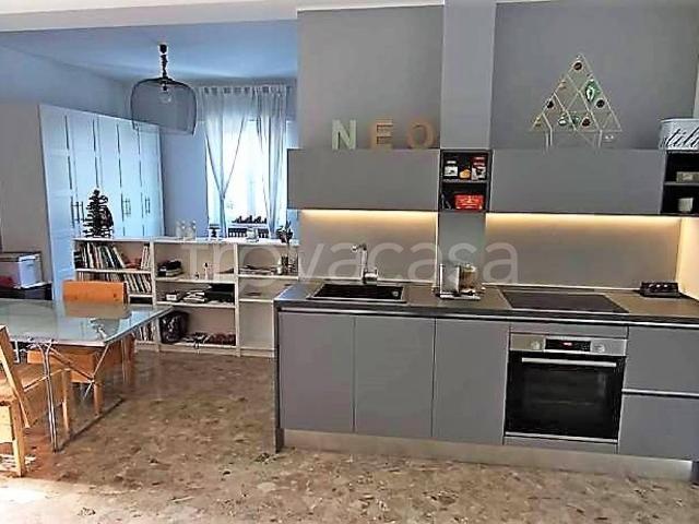 Appartamento in affitto a Verona piazzale Aristide Stefani, 8, arredato, posto auto coperto, luminoso TrovaCasa