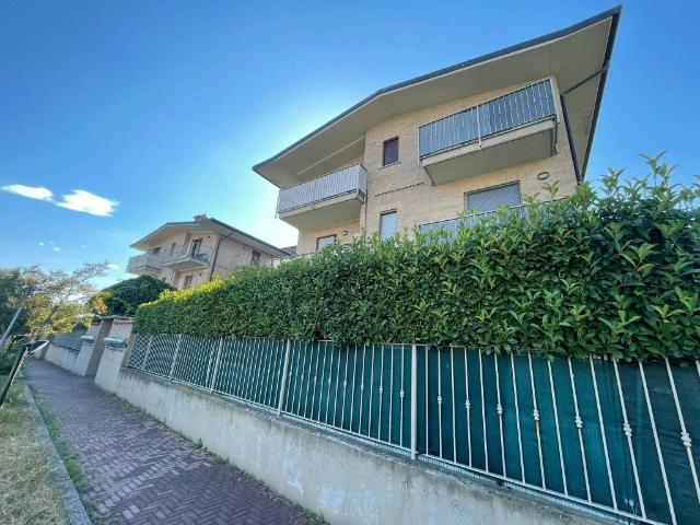 Appartamento in affitto a Verano Brianza MB