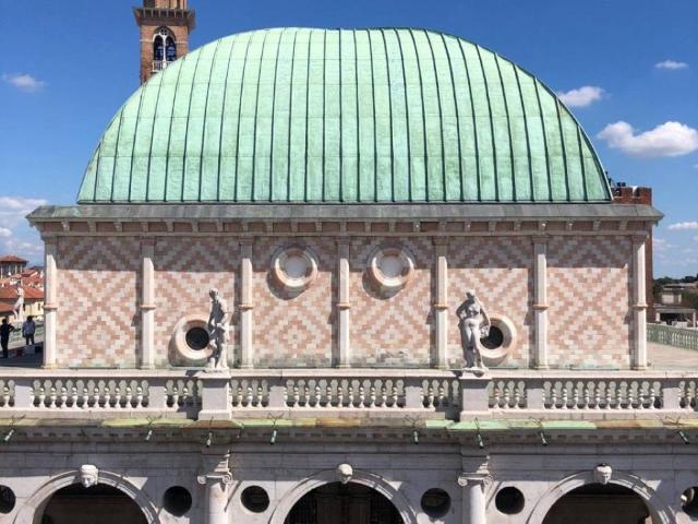 Appartamento in affitto a Vicenza contrà Muscheria, arredato, riscaldamento autonomo, travi a vista TrovaCasa