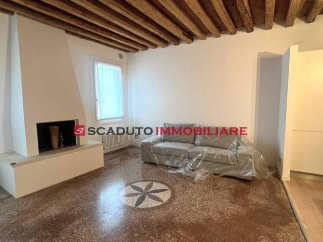 Appartamento in affitto a Vicenza contra' Porta Santa Lucia, 79, box, riscaldamento autonomo, parzialmente arredato TrovaCasa