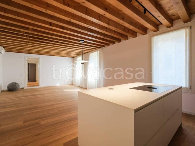 Appartamento in affitto a Vicenza corso Antonio Fogazzaro, 185, nuova costruzione, immobile di prestigio, riscaldamento a pavimento TrovaCasa