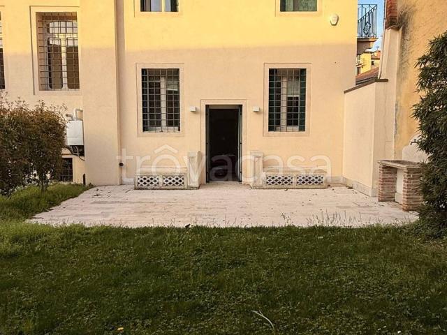Appartamento in affitto a Vicenza, arredato, giardino privato, posto auto TrovaCasa