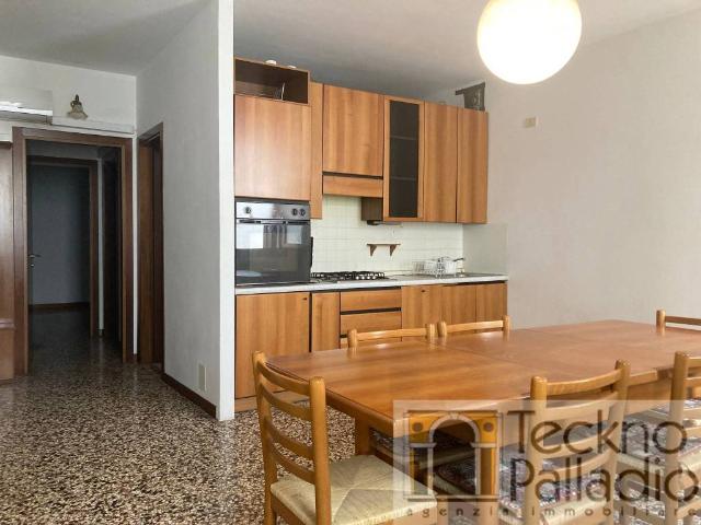 Appartamento in affitto a Vicenza, box, studio TrovaCasa