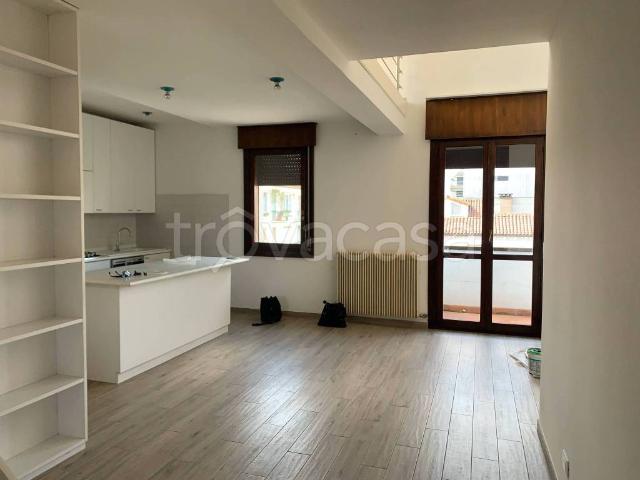 Appartamento in affitto a Vicenza, box, terrazzo, parzialmente arredato TrovaCasa