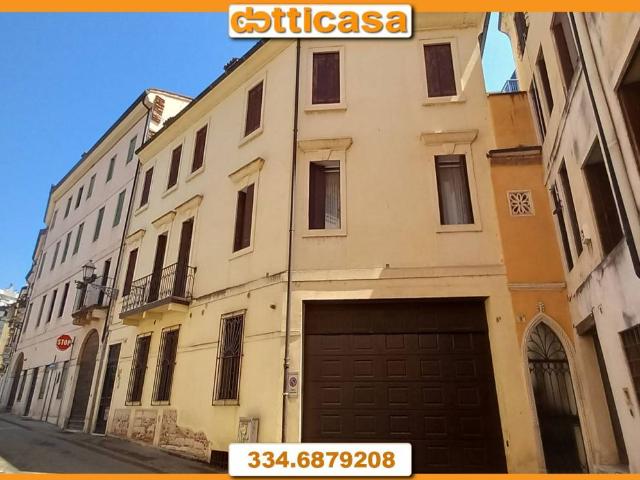 Appartamento in affitto a Vicenza, parzialmente arredato, ultimo piano, parzialmente ristrutturato TrovaCasa
