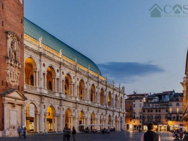 Appartamento in affitto a Vicenza piazza delle Erbe, 10, arredato, centrale, balcone TrovaCasa