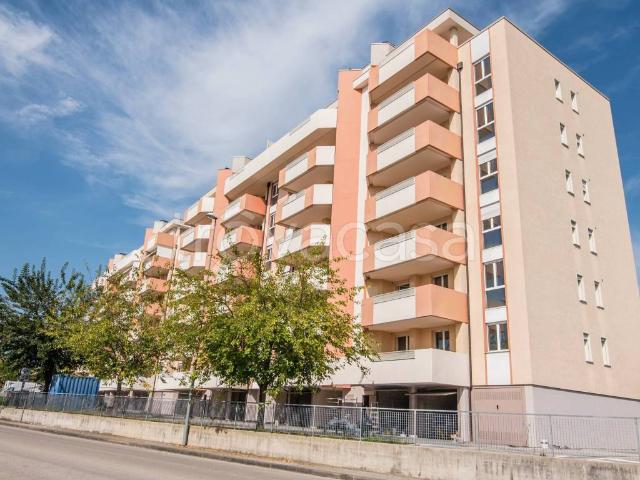 Appartamento in affitto a Vicenza viale delle Fornaci, 70, box, riscaldamento autonomo, video citofono TrovaCasa