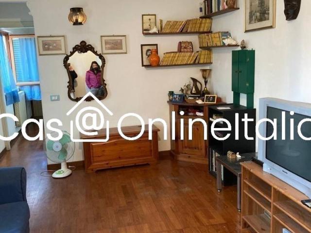 Appartamento in affitto a Viareggio via San Martino, 24, arredato, lavastoviglie, balcone TrovaCasa