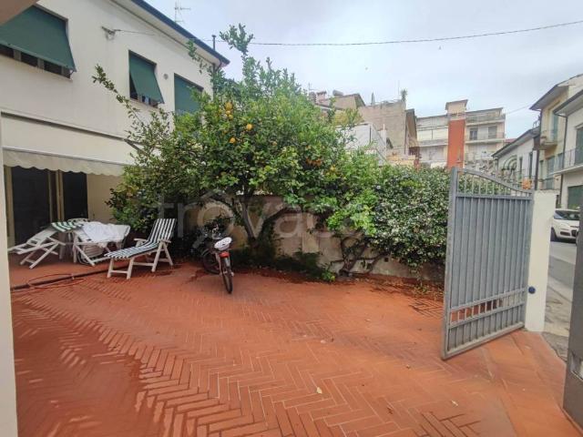 Appartamento in affitto a Viareggio, arredato, giardino, posto auto TrovaCasa