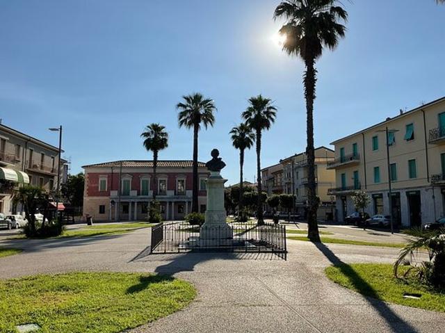 APPARTAMENTO in AFFITTO a VIAREGGIO CENTRO MARE di 2 vani