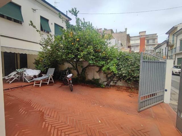 Appartamento in affitto a Viareggio LU