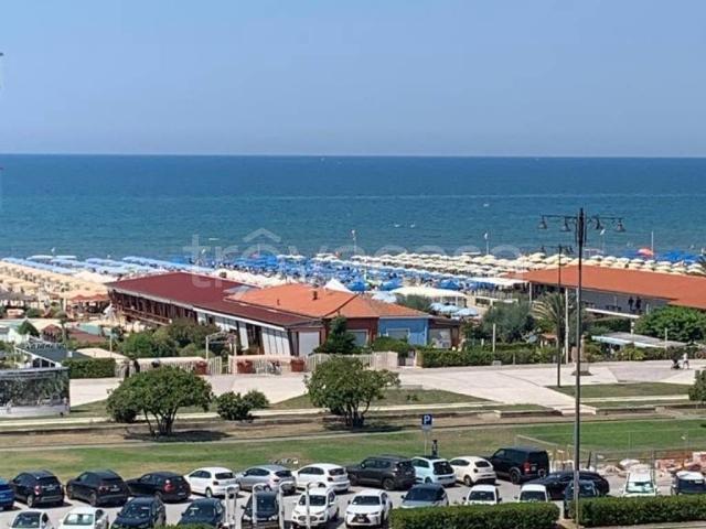 Appartamento in affitto a Viareggio quartiere Duca d'Aosta, 39, arredato, giardino, terrazzo TrovaCasa