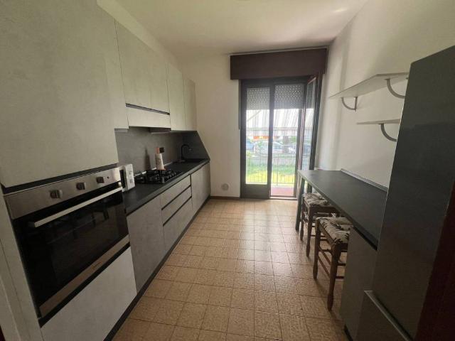 Appartamento in affitto a Vigasio via Custoza, arredato, terrazzo, libero subito TrovaCasa