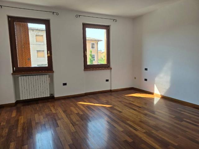 Appartamento in affitto a Villafranca di Verona VR