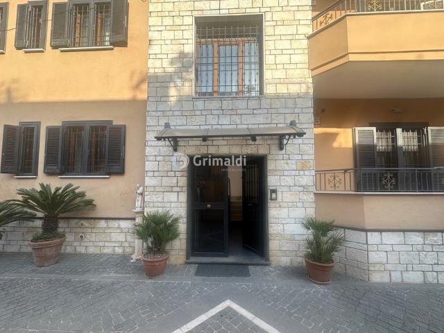 Appartamento in affitto ad Acerra acerra g.Pastore,10, box, studio TrovaCasa