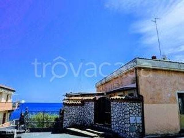 Appartamento in affitto ad Aci Castello via Livorno, 140, arredato, posto auto, terrazzo TrovaCasa