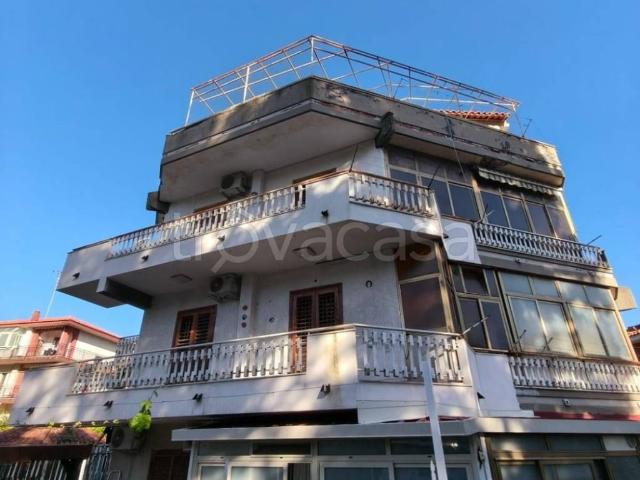 Appartamento in affitto ad Aci Castello via Livorno, arredato, veranda, balcone TrovaCasa