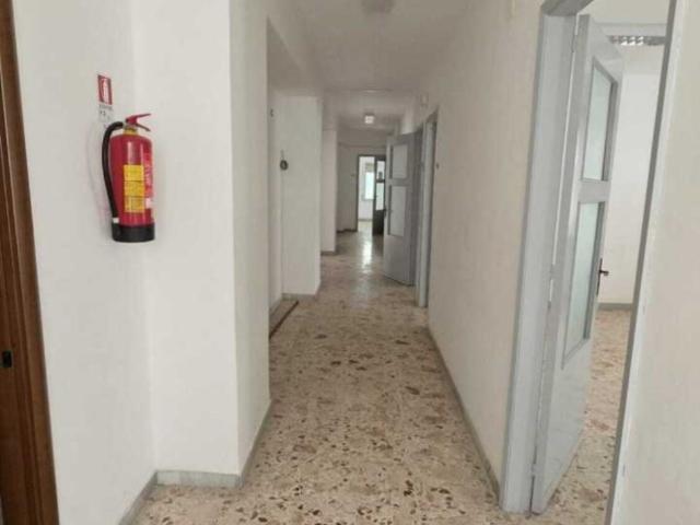 Appartamento in affitto ad Acireale via Giuseppe Martinez, non arredato/vuoto, da ristrutturare, centrale TrovaCasa