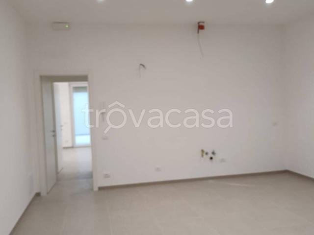 Appartamento in affitto ad Acquaviva delle Fonti via Alcide De Gasperi, non arredato/vuoto, balcone, cucina abitabile TrovaCasa