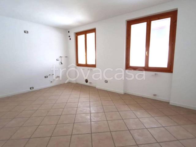 Appartamento in affitto ad Adrara San Rocco via Pezze, panoramica, porta blindata, angolo cottura TrovaCasa