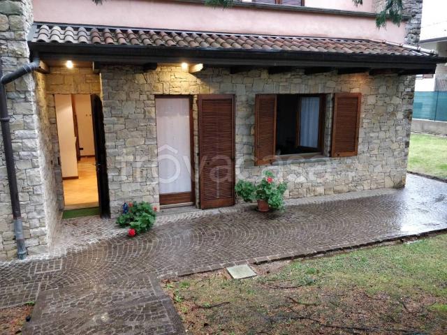 Appartamento in affitto ad Almenno San Bartolomeo passaggio dei Prati Antichi, arredato, terrazzo, cucina abitabile TrovaCasa