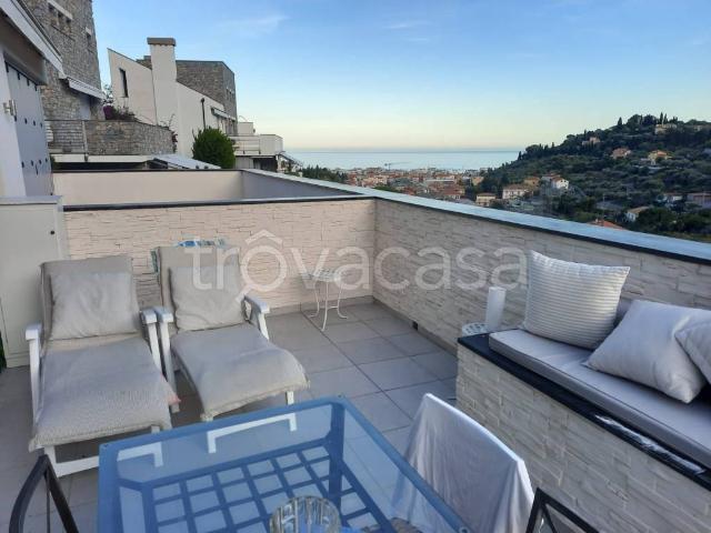 Appartamento in affitto ad Alassio via Privata Cazulini, arredato, box, terrazzo TrovaCasa