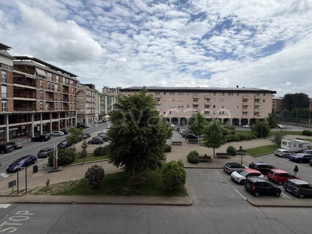 Appartamento in affitto ad Alba piazza Cristo Re, arredato, terrazzo, ascensore TrovaCasa