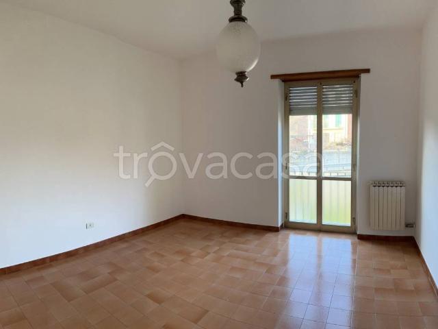 Appartamento in affitto ad Alba strada Osteria, non arredato/vuoto, posto auto, box TrovaCasa
