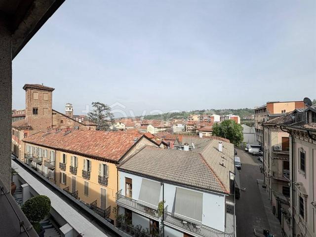 Appartamento in affitto ad Alba via Vittorio Emanuele, arredato, riscaldamento autonomo, ascensore TrovaCasa