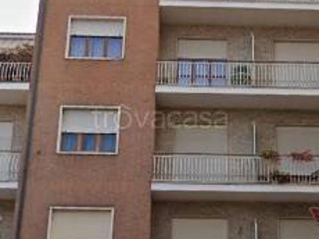 Appartamento in affitto ad Alba via Italo Gastaldi, non arredato/vuoto, vista panoramica, ascensore TrovaCasa