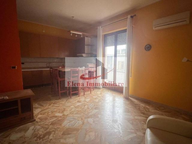 Appartamento in affitto ad Alcamo via Francesco Crispi, box, parzialmente arredato, infissi in legno TrovaCasa