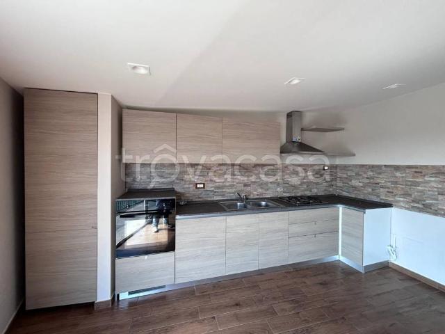 Appartamento in affitto ad Altavilla Milicia via Arciprete Salvator Romano, parzialmente arredato, balcone, cucina abitabile TrovaCasa