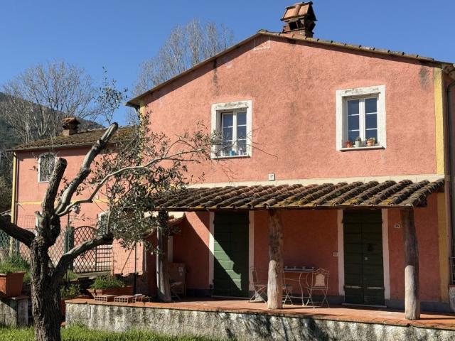 Appartamento in affitto ad Ameglia, arredato, riscaldamento autonomo, caminetto TrovaCasa