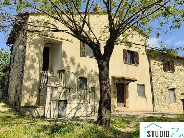 Appartamento in affitto ad Amelia rimembranze, 22, caminetto, ingresso indipendente, cucina abitabile TrovaCasa