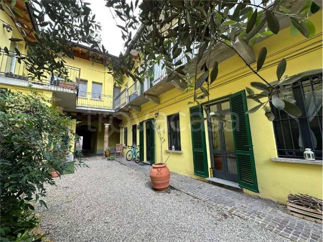 Appartamento in affitto ad Angera via Mario Greppi, 31, arredato, ristrutturato, luminoso TrovaCasa