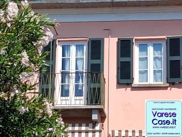 Appartamento in affitto ad Angera via Visconti, 2, posto auto, vista lago, parzialmente arredato TrovaCasa