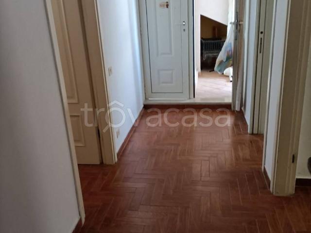 Appartamento in affitto ad Anzio via del Rinascimento, arredato, caminetto, balcone TrovaCasa