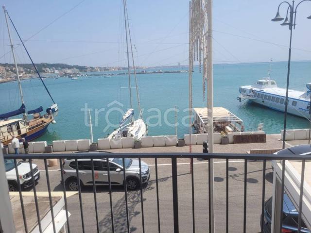 Appartamento in affitto ad Anzio via Porto Innocenziano, 21, arredato, fronte mare, ascensore TrovaCasa
