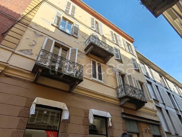 Appartamento in affitto ad Asti piazza Medici, non arredato/vuoto, ascensore, balcone TrovaCasa