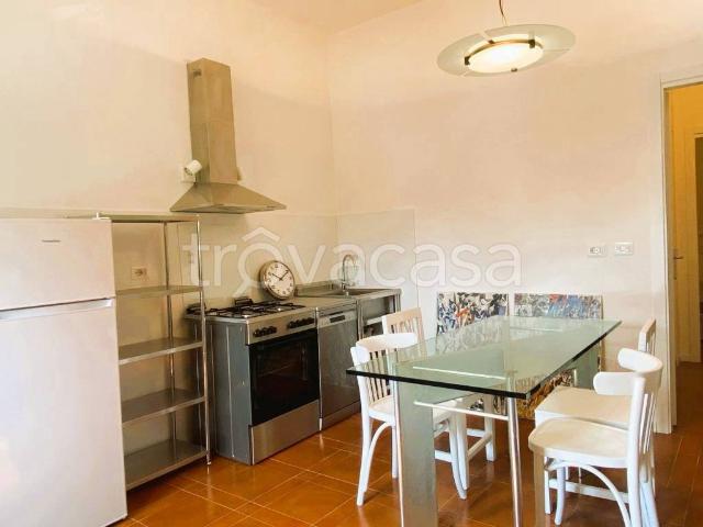 Appartamento in affitto ad Appiano Gentile, arredato, terrazzo, lavatrice TrovaCasa