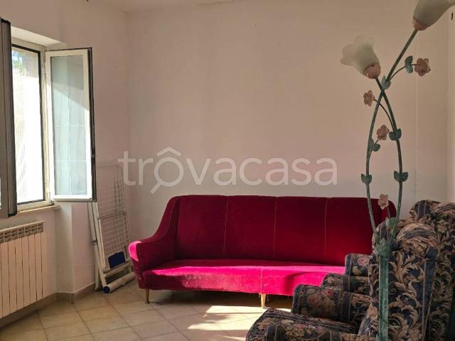 Appartamento in affitto ad Aprilia via Bolsena, giardino privato, posto auto, terrazzo TrovaCasa